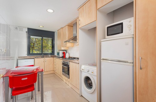 El Clot Apartment | Sunny & large terrace in couzy apartment big connection internet free