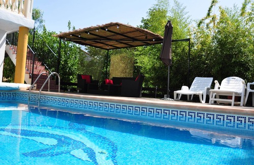 Algodonales Apartment | Super Open-plan living Studio Apartment Countryside location.