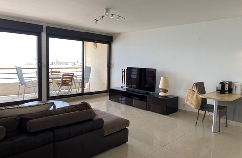 Les Lecques Apartment | SUPERB NEW APPT FRONT DE MER LES LECQUES ST CYR SUR MER