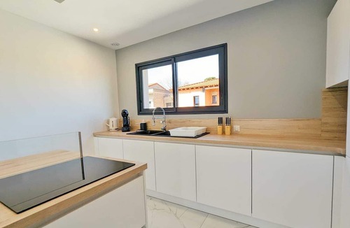 Saint-Jean-Lasseille Villa | Superb villa with swimming pool and jacuzzi 20 minutes from the beach