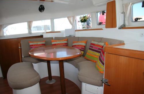Sant Carles de la Rapita Boat Rental | Superbe catamaran