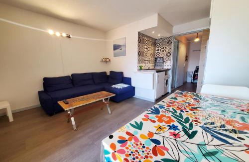 Les Sablettes Apartment | T2 climatisé dans résidence avec piscine, tout à pied