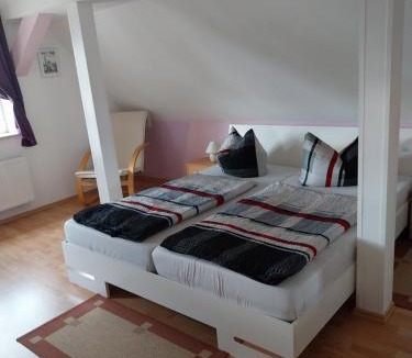 Tangermuende House | Tangermünde Zum S c h m u c k Giebel - Pension & FeWo