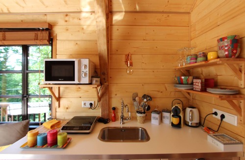Auriac-du-Perigord Ski Chalet | The Cabane Rouge-Gorge
