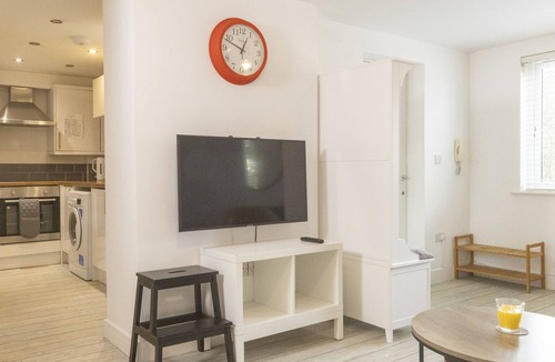 Begbroke Apartment | The Evenlode | Kidlington Holiday Let | 1 Bed & Sleeps 2