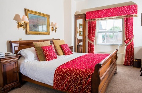Lutterworth Hotel | The Greyhound Coaching Inn