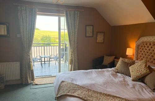 Cameley Hotel | The Hunters Rest Inn