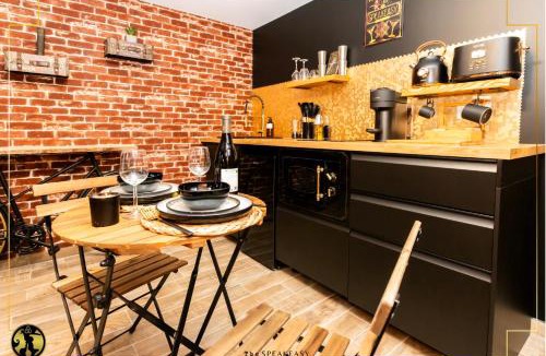 Jacquard - Prefecture Apartment | "The speakeasy" Pub new yorkais Centre ville - Idéal PRO - Wifi Fibre - Rétroprojecteur cinéma