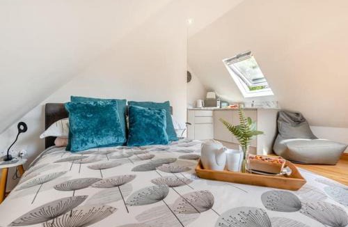 Kneesall Apartment | Three Gables