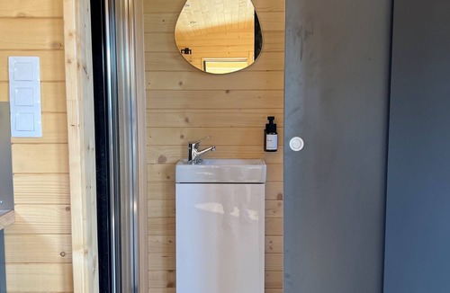Meyreuil Cottage | Tiny House with a breathtaking view of holy victory