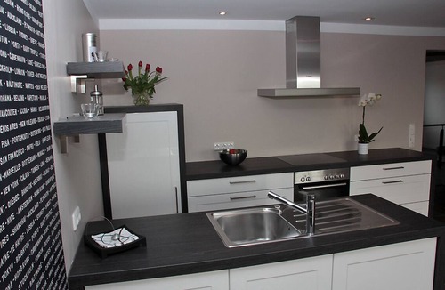 Lemkenhafen Apartment | Top Floor Flat with roof terrace and harbour view