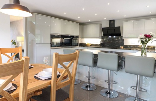 Matlock Cottage | Ty Gambo