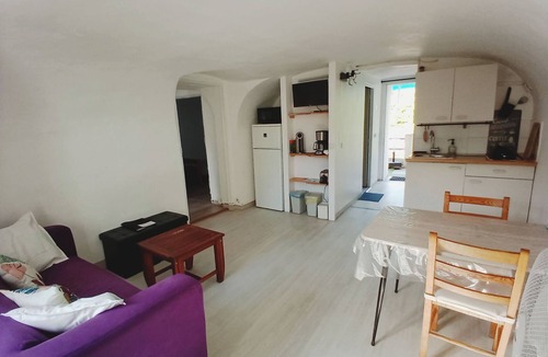 Saint-Laurent-le-Minier Apartment | un Appartement Tout en Voutes et en Charme a Deux pas de la Riviere