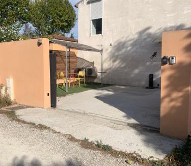 Violes Apartment | Un petit coin de Provence convivial