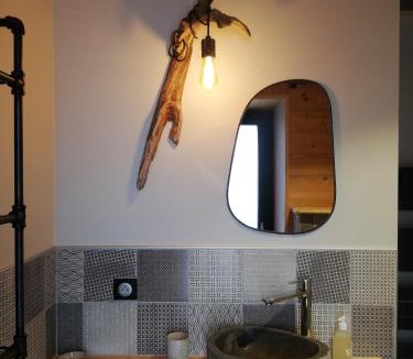 Thollon-les-Memises Bed & Breakfast | Un R de Mémises