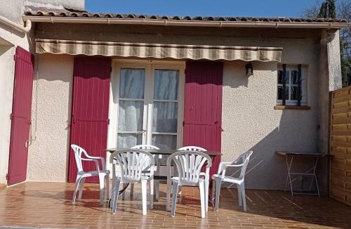 Beaucaire House | UNE CHOUETTE MAISON