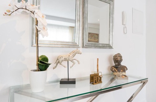Ensanche Centro Apartment | Urbe10 Blasco de Garay 4 Bedroom Apartment