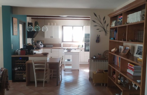 Meynes Villa | Vacances au Bord D'une Grande Piscine à L'ombre du Pool House et des Oliviers