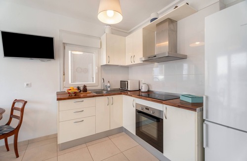 Bajamar Apartment | Vacation Apartment 'Ocean View By Agüita Salada Suites' with Sea View, Balcony and Wi-Fi