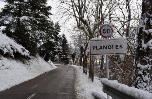 Planoles House | Vacation Home "Ca La Cati" with Mountain View, 2 Balconies & Wi-Fi