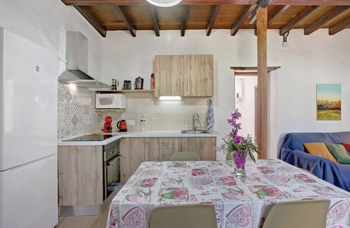 Buenavista del Norte House | Vacation Home 'Casa La Zahorra' with Mountain View, Private Terrace and Wi-Fi