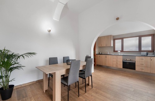 Santa Maria de Guia de Gran Canaria House | Vacation Home 'Vv El Mirador' with Sea View, Wi-Fi and Air Conditioning
