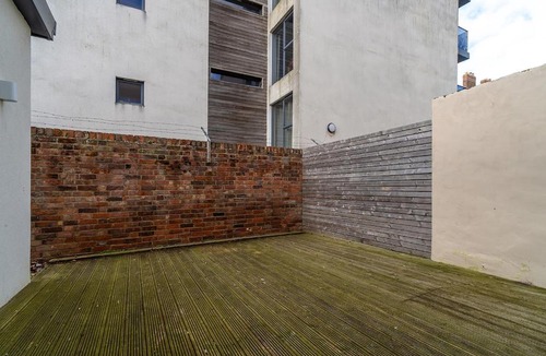 Gloucester Apartment | Vantage Stays