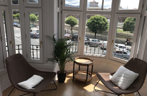 Bilbao City Centre Condo | Very central apartment in Bilbao a few meters from Gran Vía, E-BI-752.
