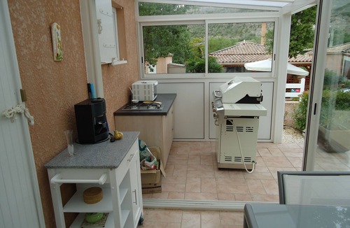 Montreal House | Villa à la Campagne Avec Petit Terrain et Piscine à Partager
