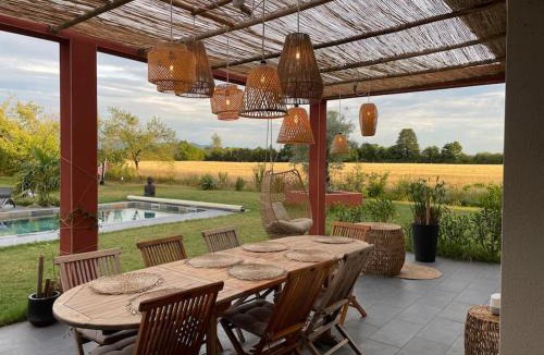 Ambronay Villa | Villa 5 chambres avec piscine, jacuzzi, terrain.