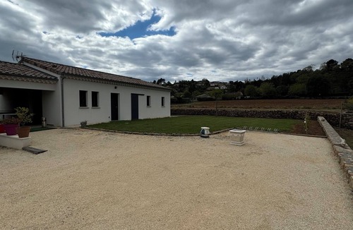 Joyeuse Villa | Villa Alicia, au Calme Avec Piscine et Jacuzzi Privé