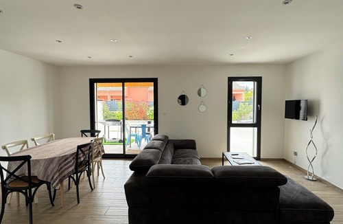 Joyeuse Villa | Villa Alicia, au Calme Avec Piscine et Jacuzzi Privé