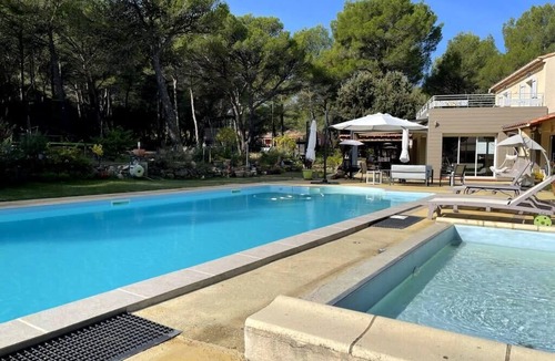 Lambesc House | Villa des Pins, beautiful family home, near Aix en Provence, 8 people
