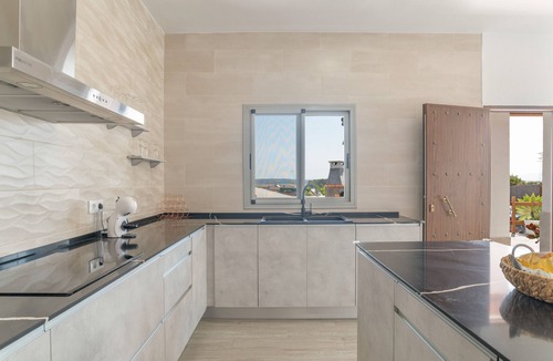 Barbate House | Villa 'El Olivar 1' with Mountain Views, Wi-Fi and Air Conditioning