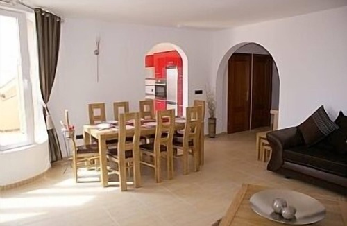 Caleta de Fuste Villa | Villa 4 Bedroom 2 X En Suite And Bedroom 4 has it's own toilet 10 metre H/pool