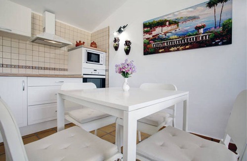 Gaucin Ski Chalet | Villa Evelyn. Privacy Garden, WiFi, Nature, Relax, Birdwatching, Fully Equipment