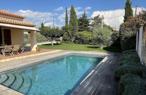 Lambesc Villa | Villa l'Olivier en Provence 5ch piscine jardin et clim