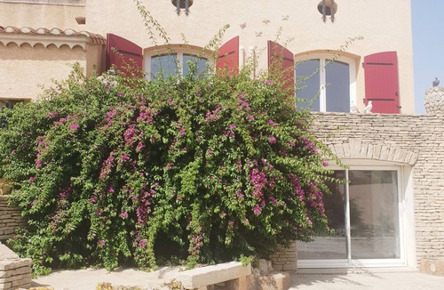 Lunel Villa | Villa "la noune" with fully air-conditioned pool near the beach