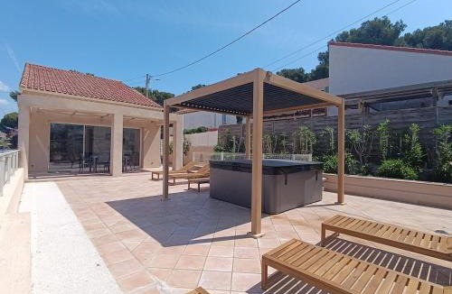 Les Sablettes Villa | Villa Les Deux Sœurs Bord de mer et Jacuzzi