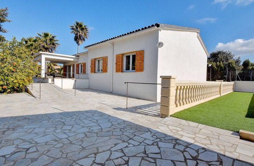 Ses Cadenes Villa | Villa Maravilas 2 next to the beach with private pool and garden
