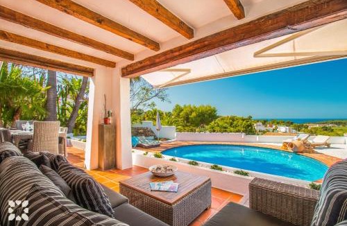 Paichi Villa | Villa Mistral by Abahana Villas
