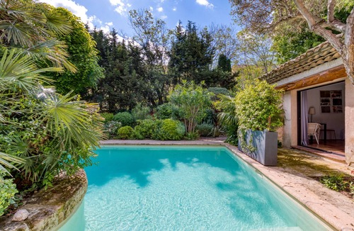 Aiguerelles Villa | Villa 'Oasis Centre Charme' with Shared Pool, Wi-Fi and Air Conditioning