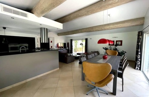 Lambesc Villa | “Villa Oasis: Luxury and Relaxation in Provence