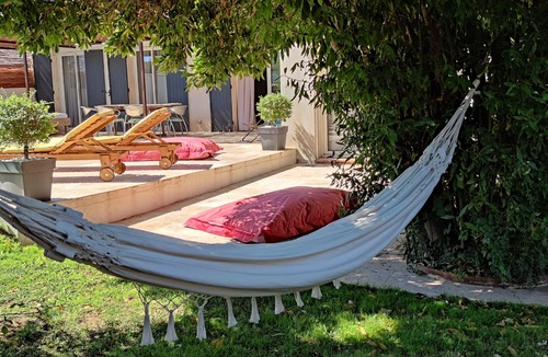 Saint-Martin-de-Crau Villa | Villa Van Gogh Swimming pool and Spa in Provence