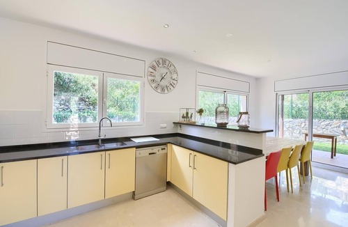 Sa Riera Villa | Villa "with Pool Ac and Sea View" with Pool, Garden & Wi-Fi