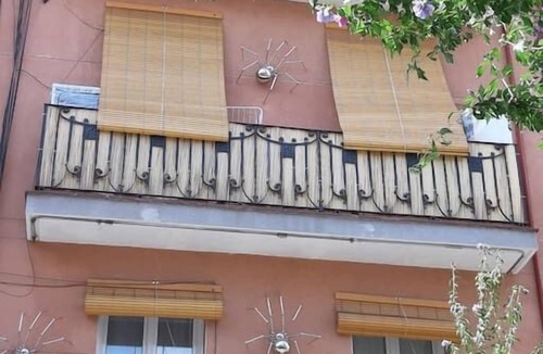 El Port Apartment | Vintage POP FIRA 3/Wi-Fi/Balcony/AC