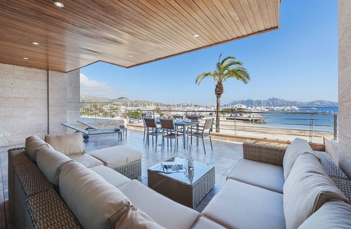 Puerto de Pollensa Apartment | Vistamar I frontline sea Apt. in a prime location in Puerto Pollensa