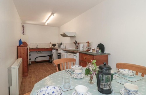 Dursley House | Walk Close