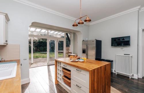 Henley-on-Thames House | Waterfront Retreat