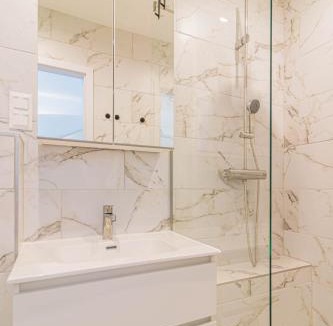 Balatonfured Apartment | White Surf Apartment Balatonfüred w AC by NW